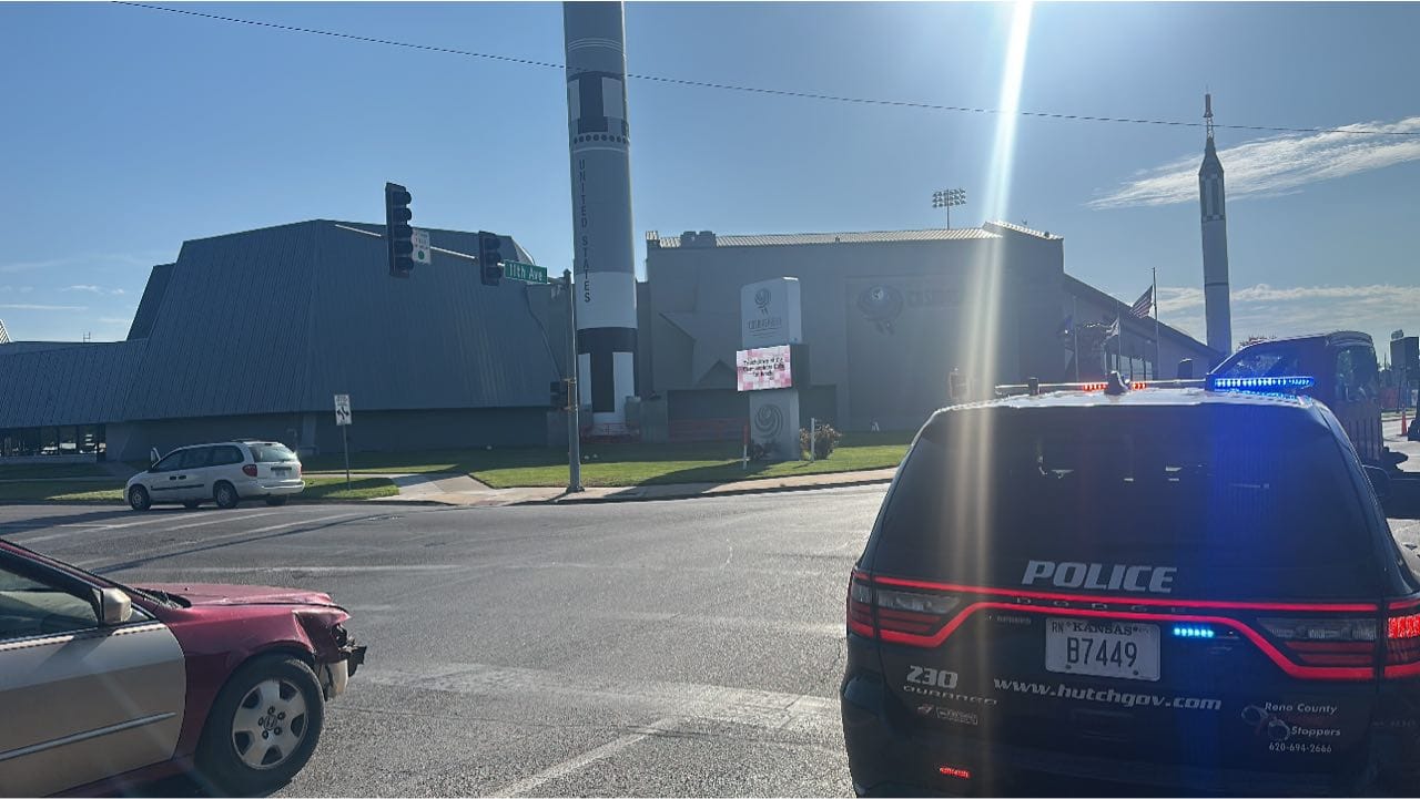 Traffic signal offline at Hutchinson intersection following vehicle accident