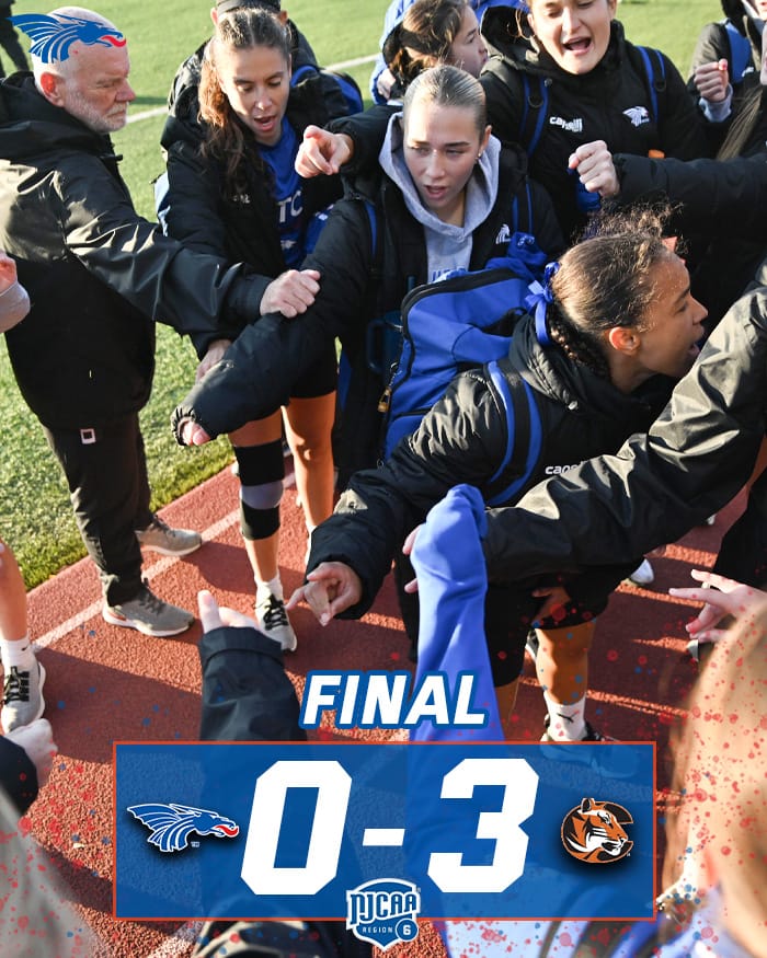 Cowley repeats as Region 6 champions, defeats No. 19 Hutchinson 3-0