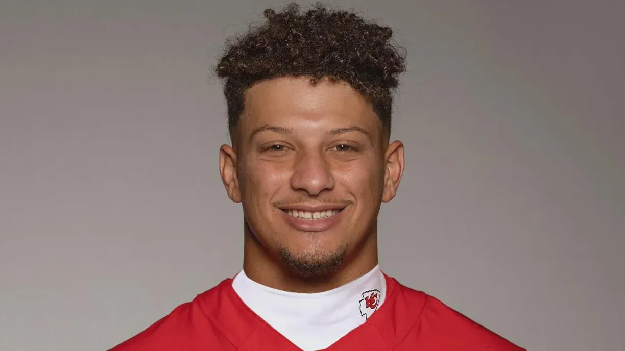Mahomes tears ACL