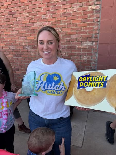 Mayor wins at Donut Day