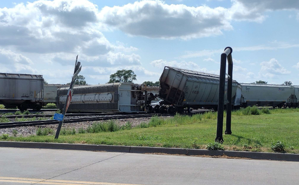 Train Derailment Closes Halstead Avenue in Hutchinson