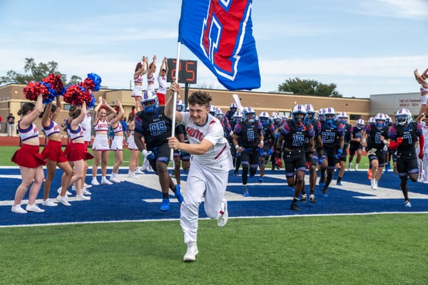 Blue Dragons Stun No. 2 Iowa Western in Thrilling 30-27 Victory