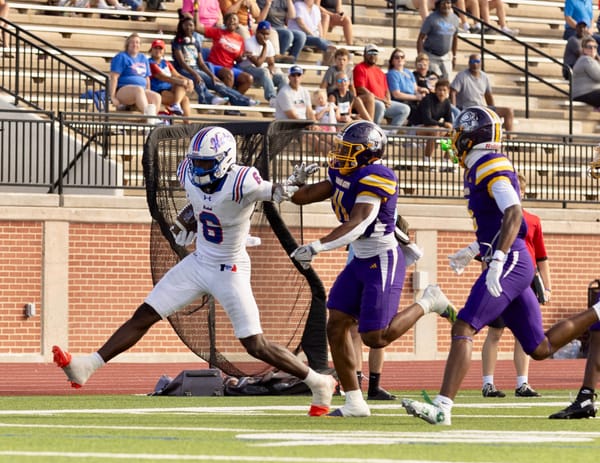 No. 1 Hutchinson routs Dodge City 44-3 in conference opener
