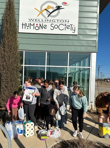 Wellington Middle School Leadership Team Supports Local Charities Through Fundraiser